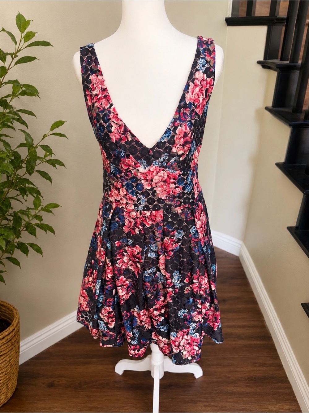 Betsey Johnson Floral Dress – Size 6